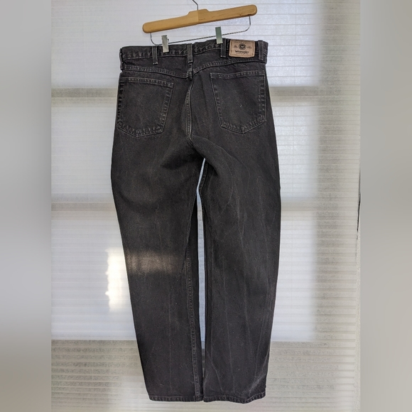 Black Wrangler Jeans 36x32 - Picture 3 of 3